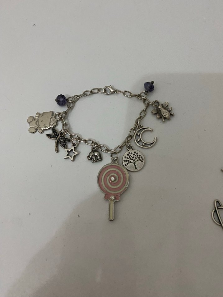 Mor Pastel Figürlü Zincir Bileklik - Görsel 2