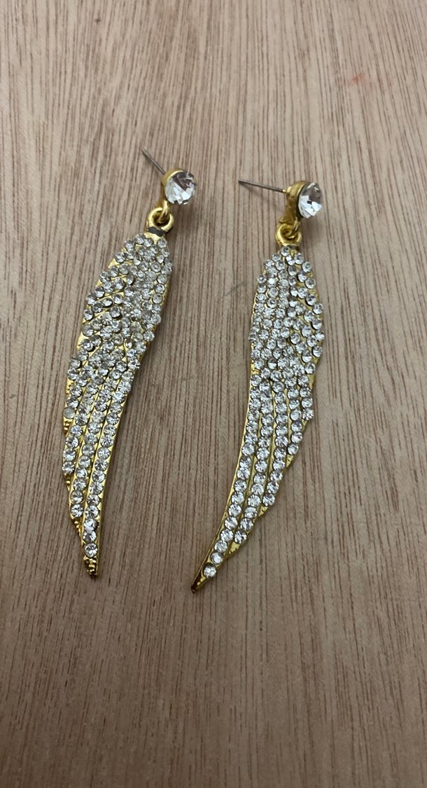 Uzun Pullu Altın Kanat Küpe - Görsel 3