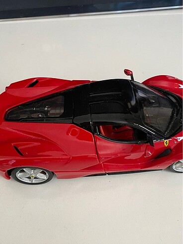  Beden Ferrari Burago marka 1/24 ölçek