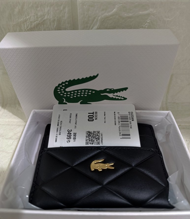 Lacoste kadın kartlık - Görsel 4