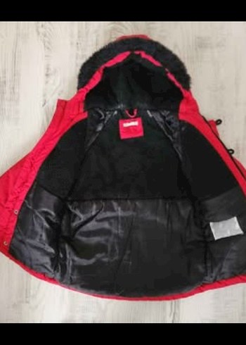 6-7 yaş kırmızı kapşonlu erkek çocuk mont - Görsel 2