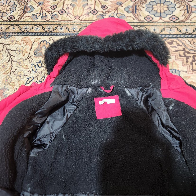 6-7 yaş kırmızı kapşonlu erkek çocuk mont - Görsel 5