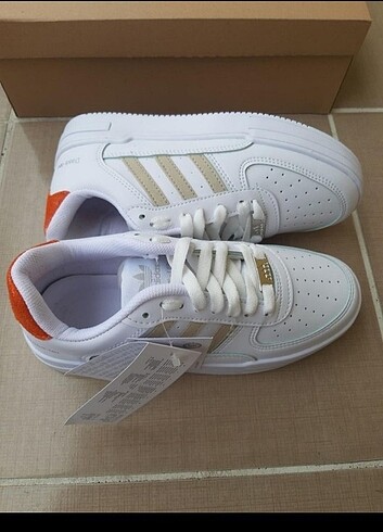 ADIDAS DASSLER SON 36 NUMARAM KALDI 