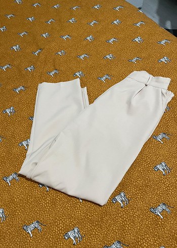 kumaş bej pantolon