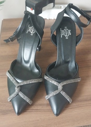 siyah taşli abiye topuklu ayakkabi - Görsel 4