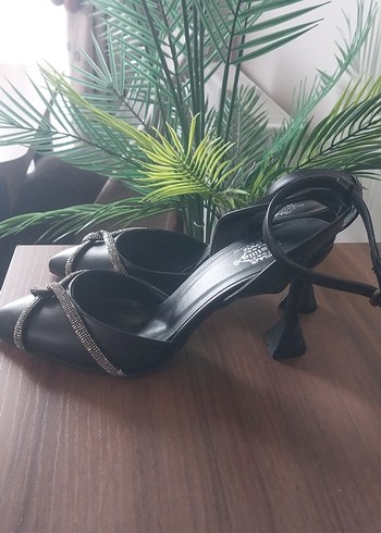 siyah taşli abiye topuklu ayakkabi - Görsel 2