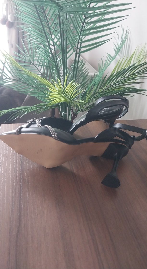 siyah taşli abiye topuklu ayakkabi - Görsel 3