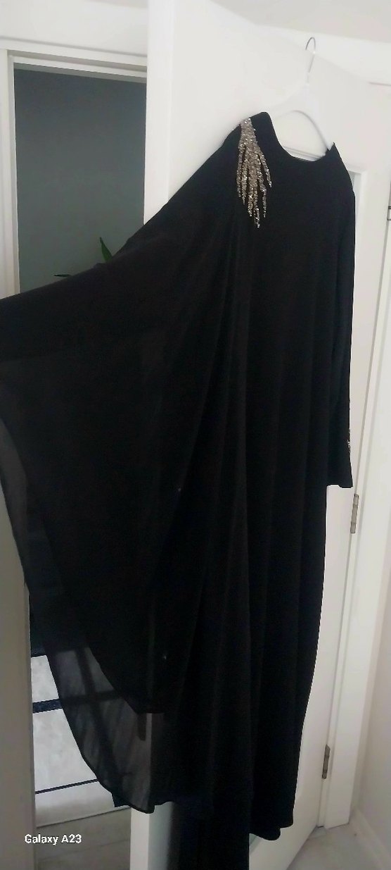 siyah kol detayı sifon abiye elbise - Görsel 2