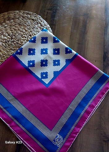 Levidor marka İpek esarp - Görsel 2