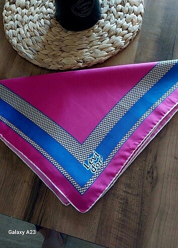 Levidor marka İpek esarp - Görsel 4