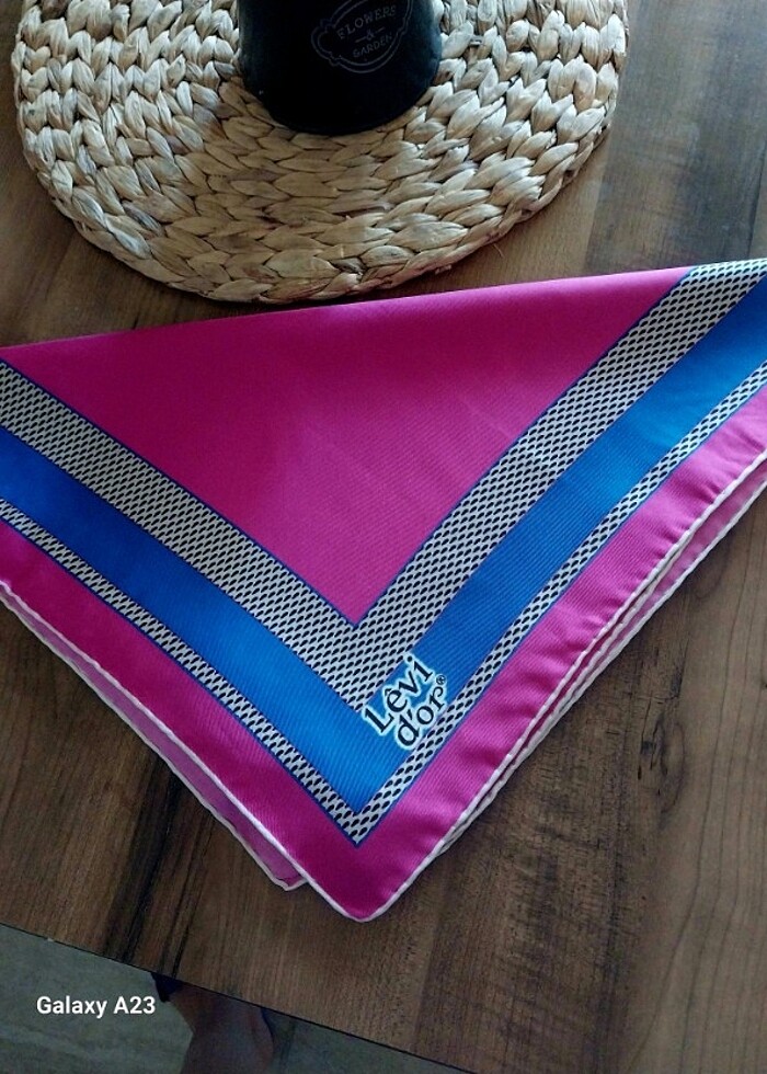 Levidor marka İpek esarp - Görsel 4