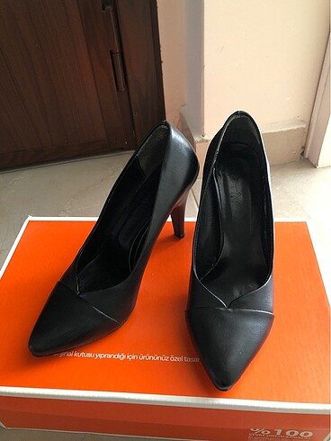 Stiletto topuklu ayakkabı