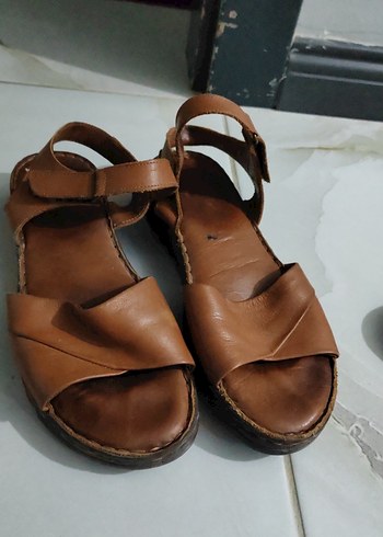 Kahverengi Deri Dolgu Topuklu Kadın Sandalet - Görsel 2