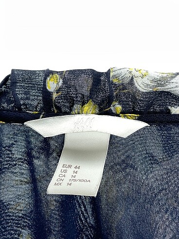 44 Beden çeşitli Renk H&M Kısa Elbise %70 İndirimli.