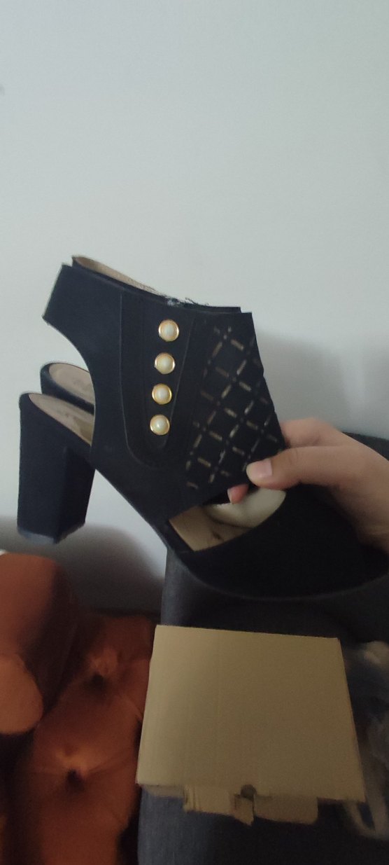 Kadın Siyah Kemerli Dolgu Topuk Ayakkabı - Görsel 4