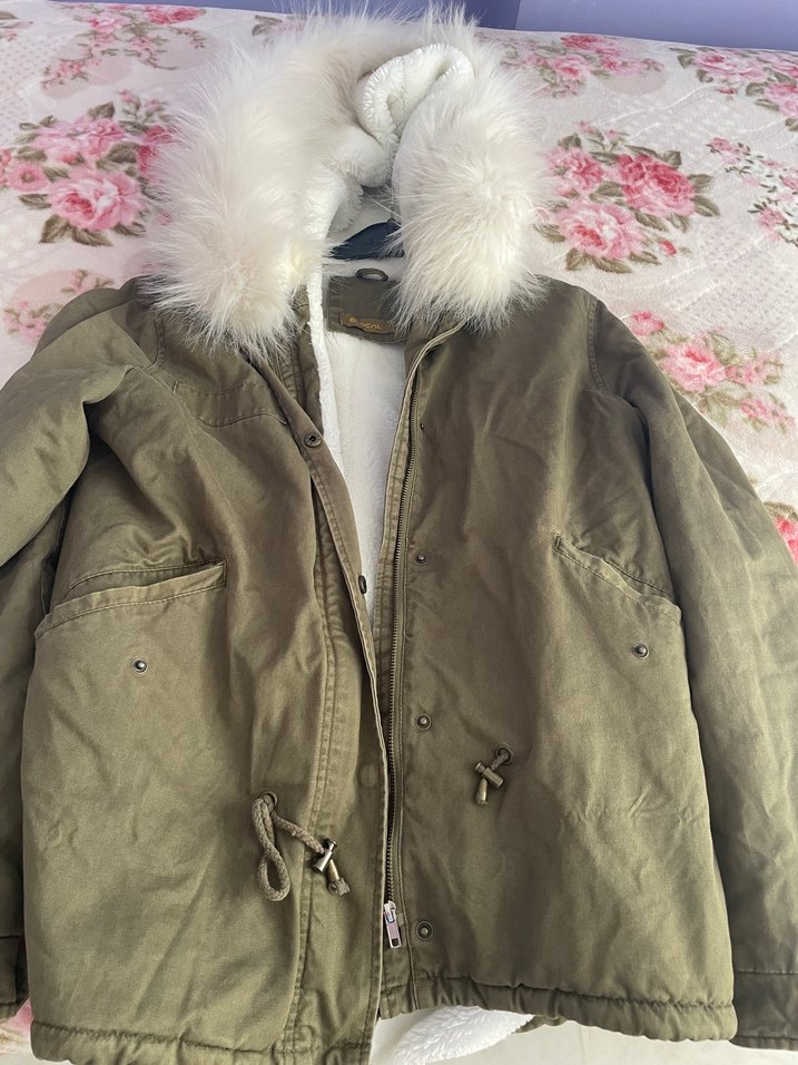 Bej Ka Kürklü Kadın Mont - Görsel 2