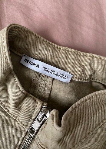 Bershka Bershka Fermuarlı Crop Top