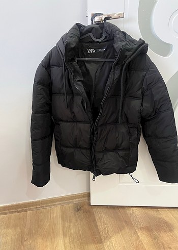 xs Beden Zara Kapüşonlu Şişme Mont