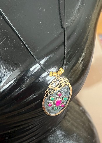 Kök zümrüt ve kök yakut taşlı bronz kolye - Görsel 2