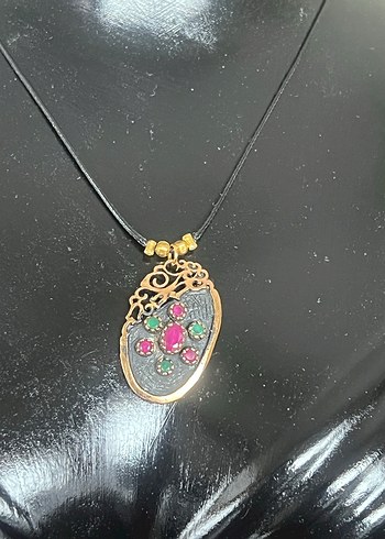 Kök zümrüt ve kök yakut taşlı bronz kolye - Görsel 4