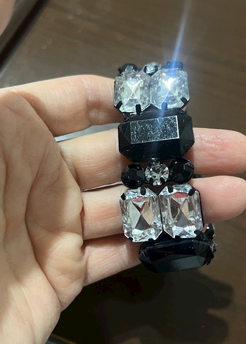 Siyah Parlak Desenli Kadın Bileklik - Görsel 2