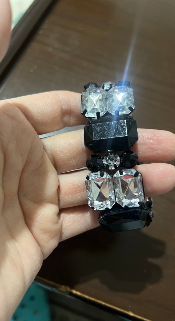 Siyah Parlak Desenli Kadın Bileklik - Görsel 2