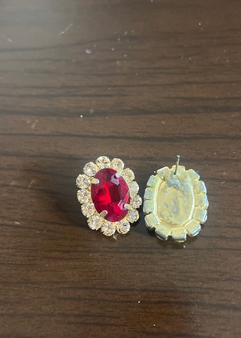 Kristal taşlarla çevrelenmiş kırmızı çek kristali vintage küpe - Görsel 4