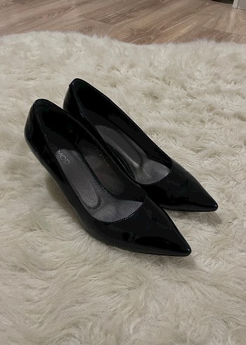 Derimod Siyah Rugan Topuklu Kadın Stiletto