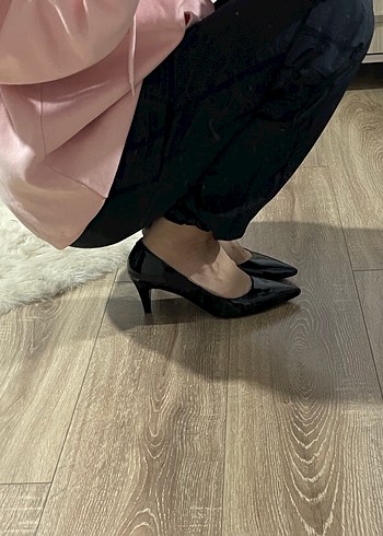38 Beden Siyah Rugan Topuklu Kadın Stiletto