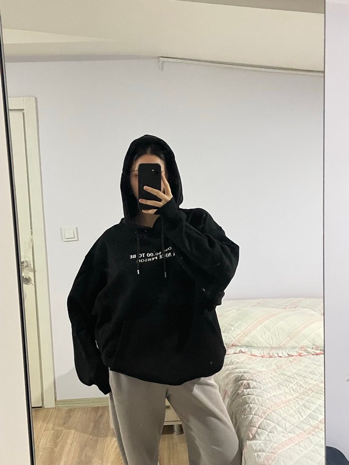 Siyah Kapüşonlu Oversize Sweatshirt - Görsel 2