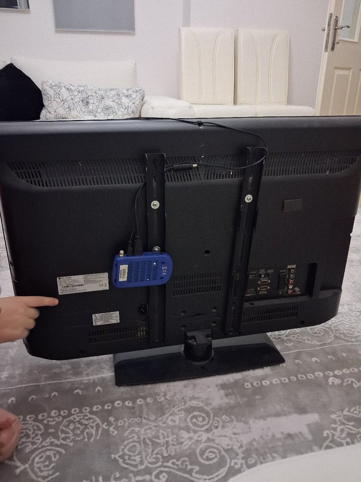 Siyah LG Monitörlg 32ld450 za televizyon - Görsel 2