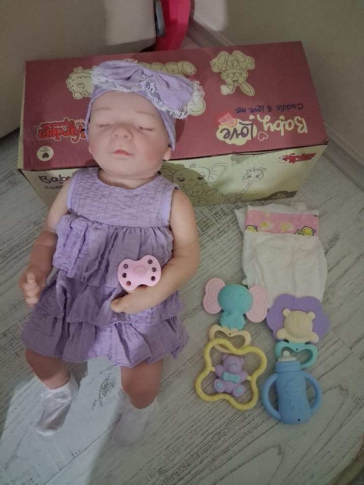 Mor gerçekçi Bebek Oyuncağı ve Aksesuarları - Görsel 2