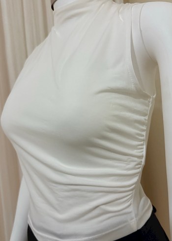 Beyaz Yüksek Yakalı Kolsuz Mini Tulum - Görsel 4