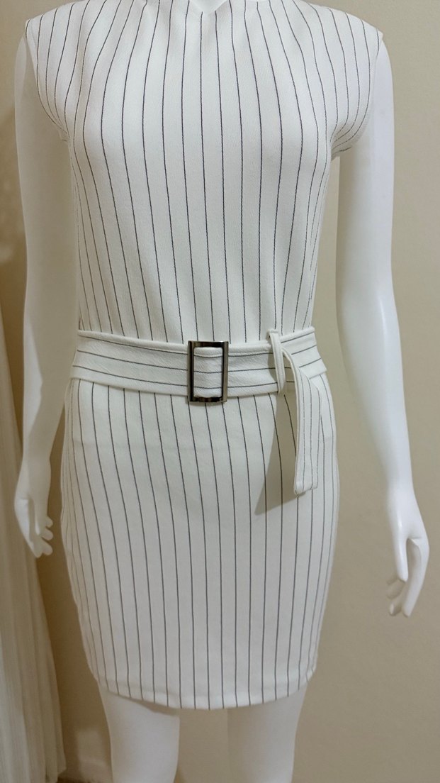 Kemer Detaylı Beyaz Çizgili Mini Elbise - Görsel 3