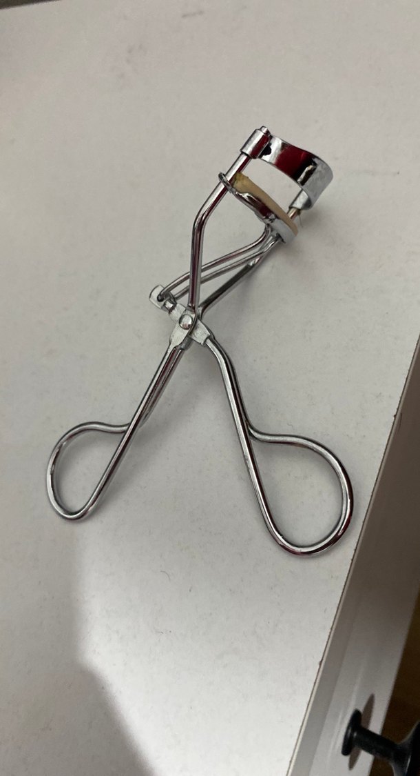 Bej ve Gri Kirpik Kıvırıcı - Görsel 2