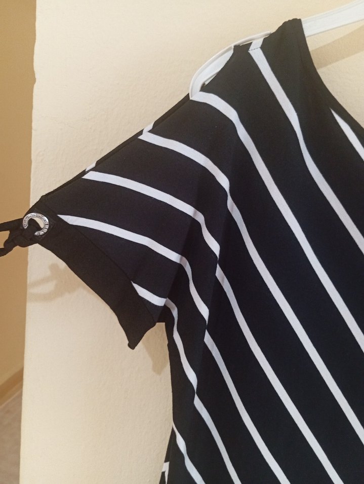 Çizgili Siyah Bluz - Görsel 5