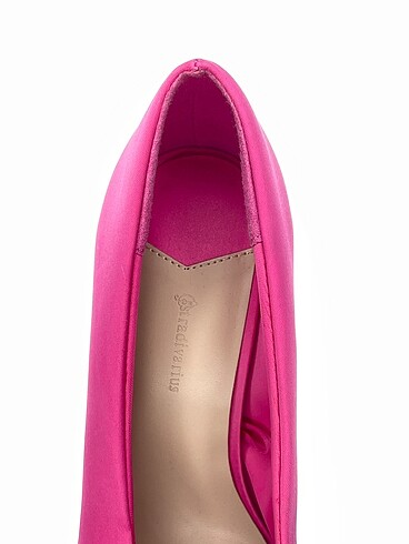 39 Beden pembe Renk Stradivarius Stiletto %70 İndirimli.