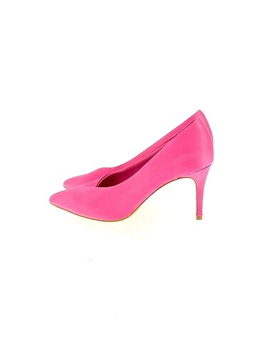 Stradivarius Stiletto %70 İndirimli.