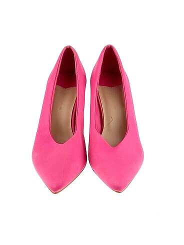 39 Beden Stradivarius Stiletto %70 İndirimli.