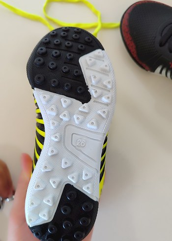 26 Beden sarı Renk Erkek Çocuk futbol ayakkabısı
