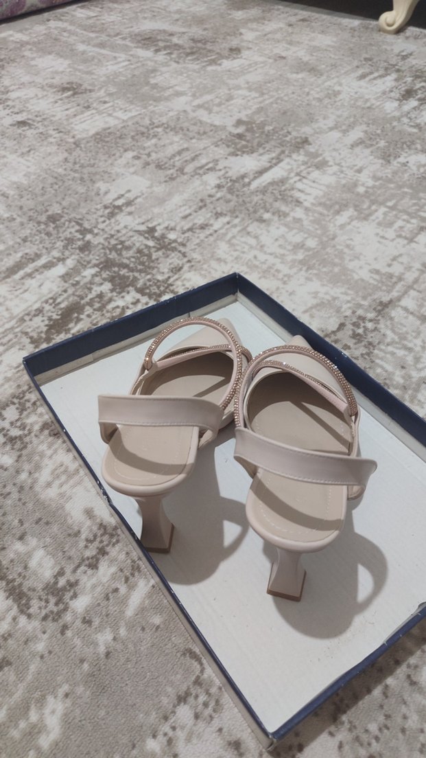 Bej Stiletto Topuklu Bağcıklı Kadın Abiye Ayakkabı - Görsel 3