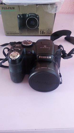 Fujifilm s2980 sadece bir iki defa foto cekildi 