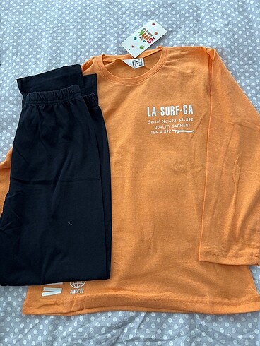 12-13 Yaş Beden Erkek yada kız her ikisi de giyer pijama takımı