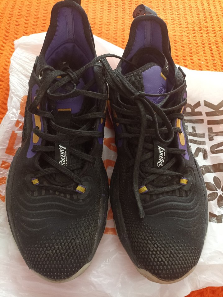 Mor Detaylı Bağcıklı Basketbol Ayakkabısı - Görsel 3