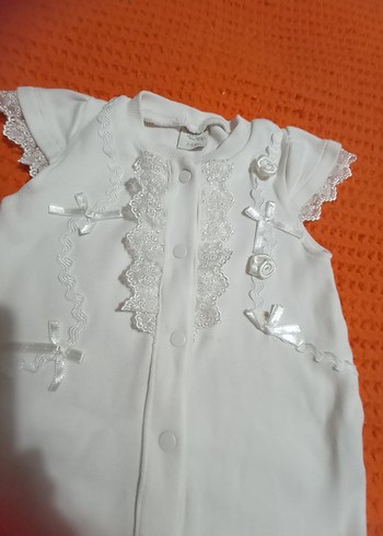 Dantel Detaylı Beyaz Nakışlı Bebek Kız Tulum - Görsel 3