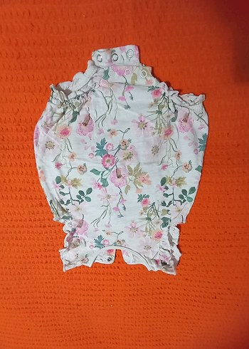 Beyaz Çiçek Desenli Fırfırlı Bebek Tulum - Görsel 2