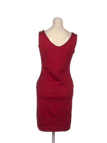 xl Beden PreLoved Kısa Elbise %70 İndirimli.