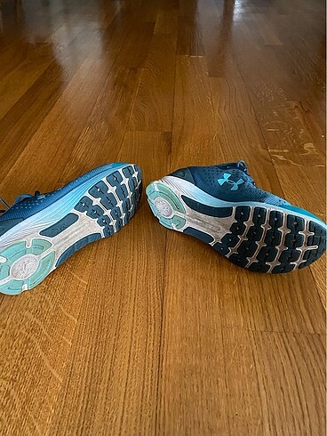 Spor ayakkabı underarmour