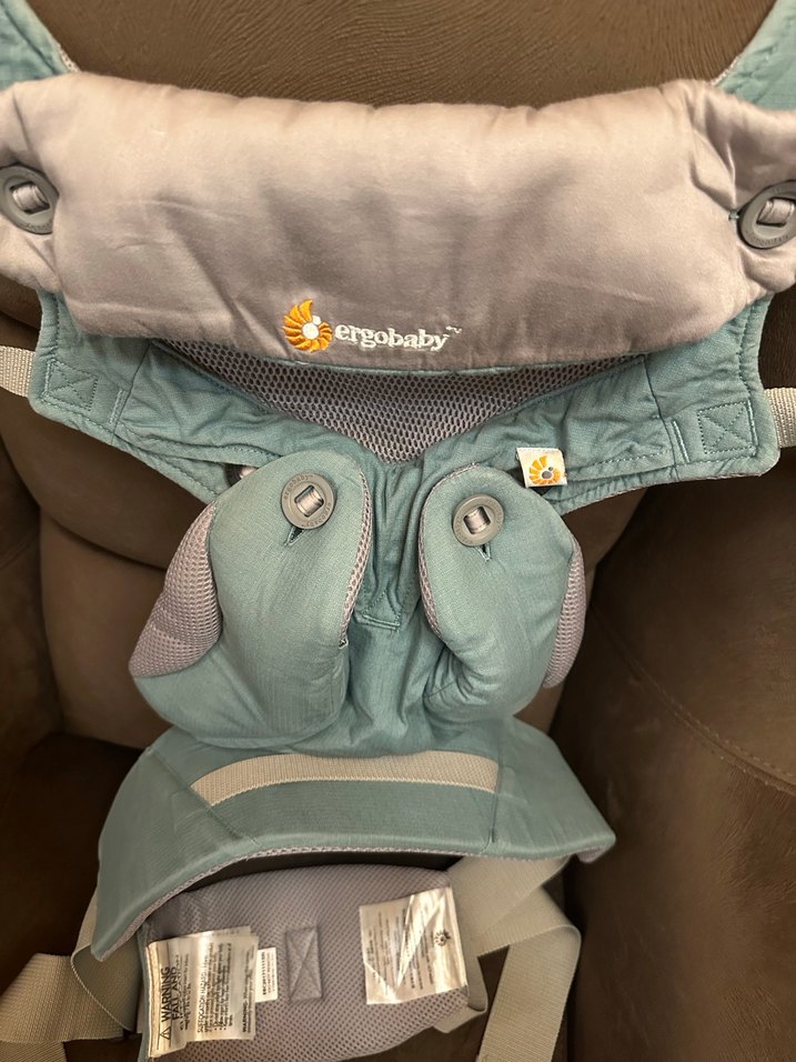 Ergobaby 360 Gri Bebek Taşıyıcı - Görsel 4