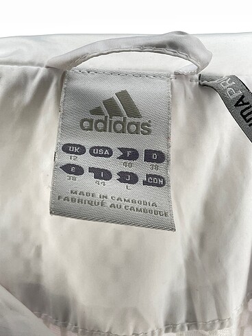 40 Beden beyaz Renk Adidas Ceket %70 İndirimli.